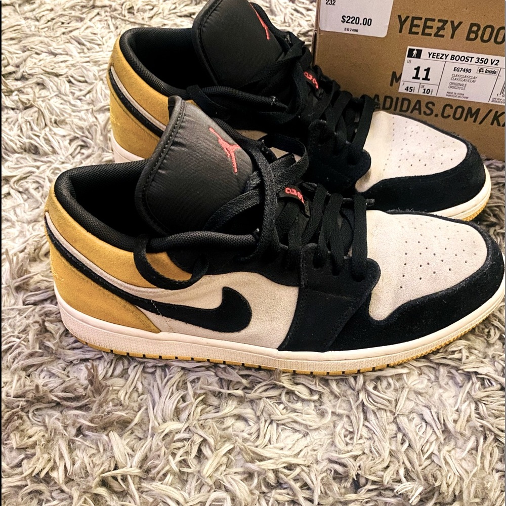 Jordan 1’s Low.. gently worn. Preowned